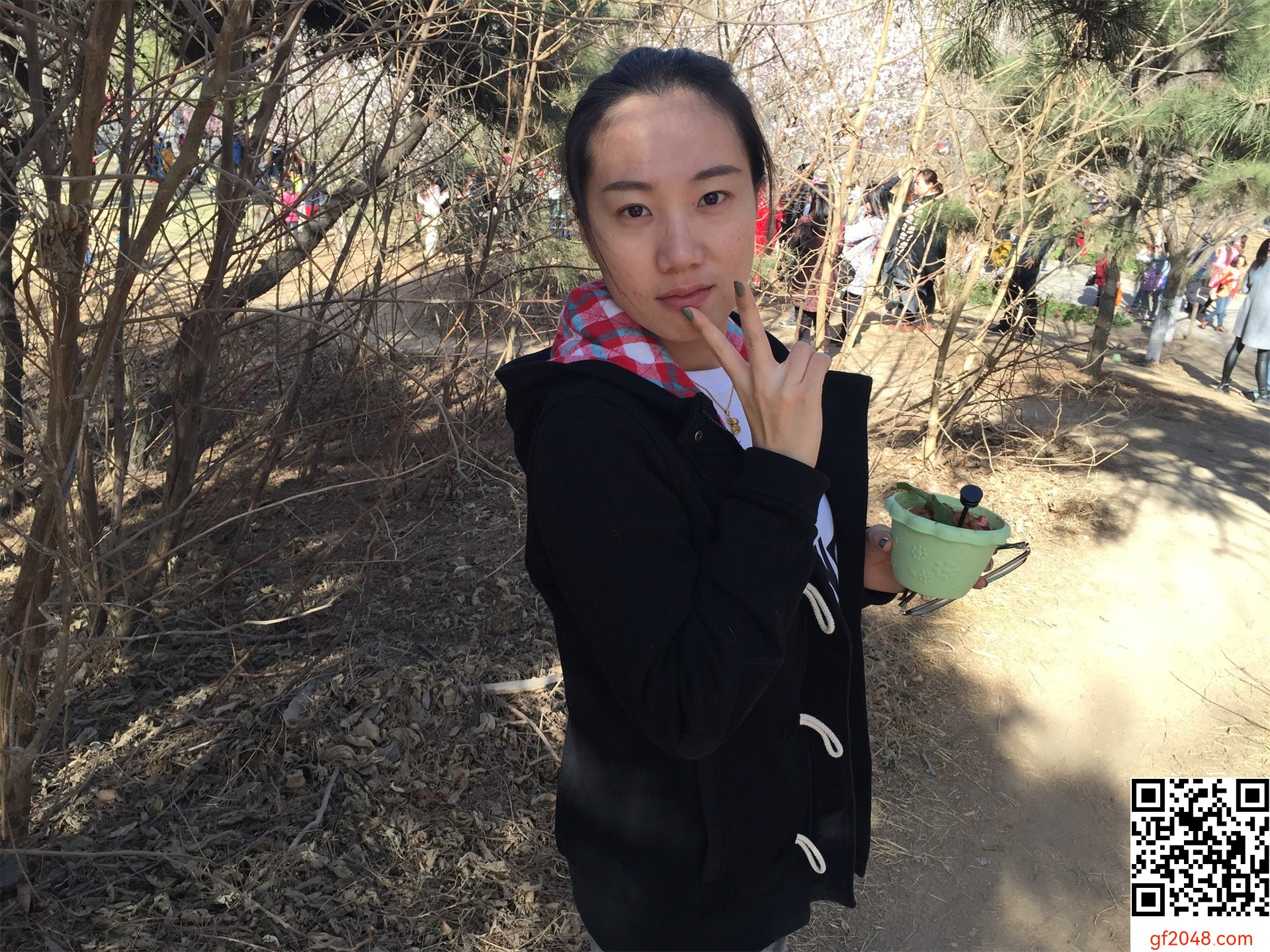 我老婆劉珊，剃了毛再掰開看，很漂亮