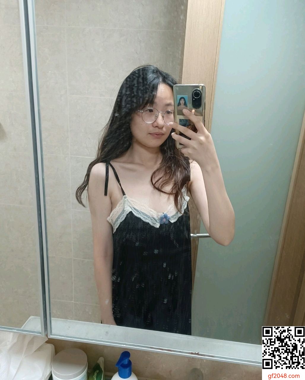 女大学生遭男友流出自拍[11P]