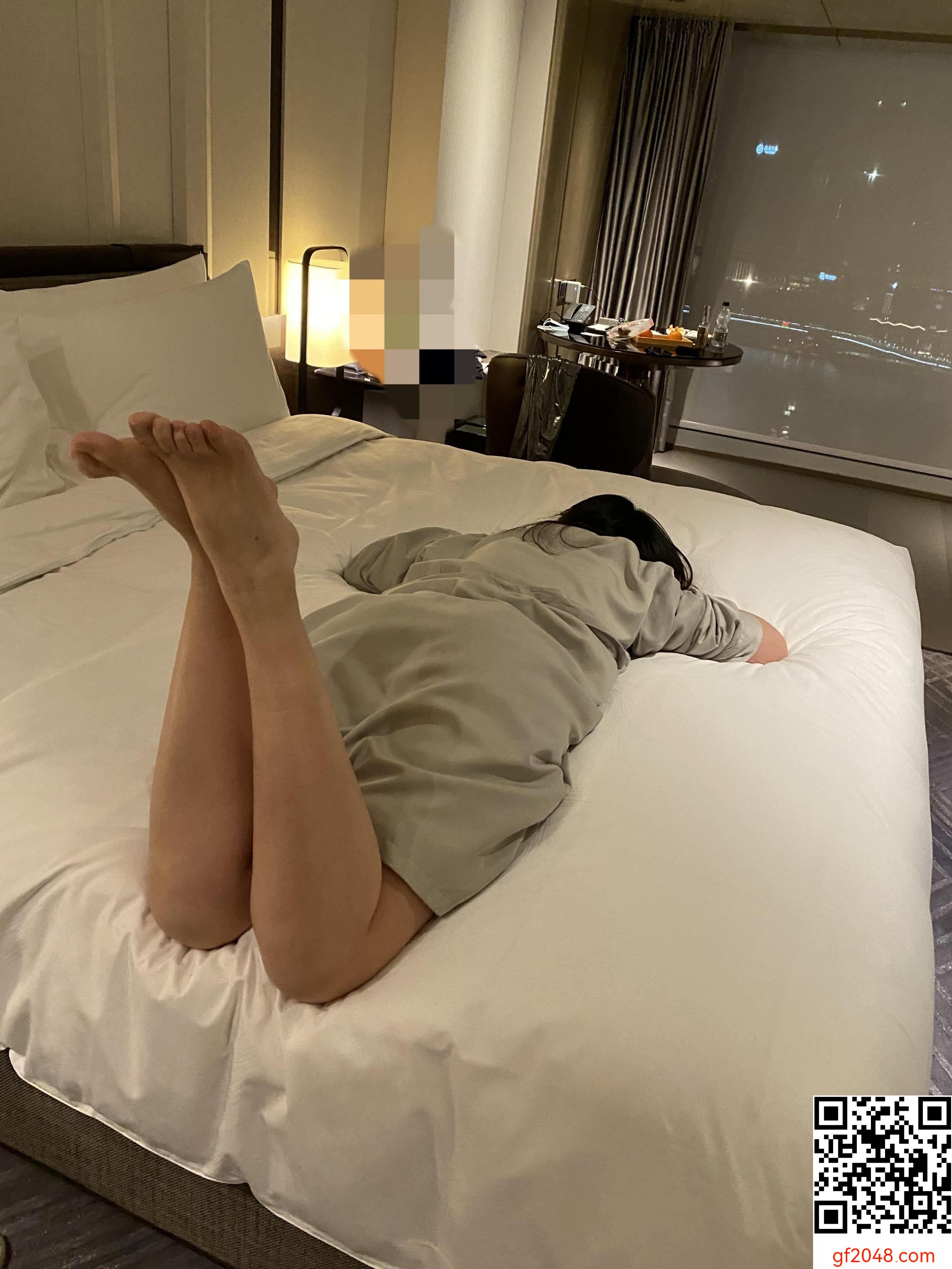 [原创]分享最近和老婆的日常，上一次分享的时候她还是研究生，现在已经是满满的人妻味了，希望大家刺激评论，老婆会看，021地区的可交流[20P]