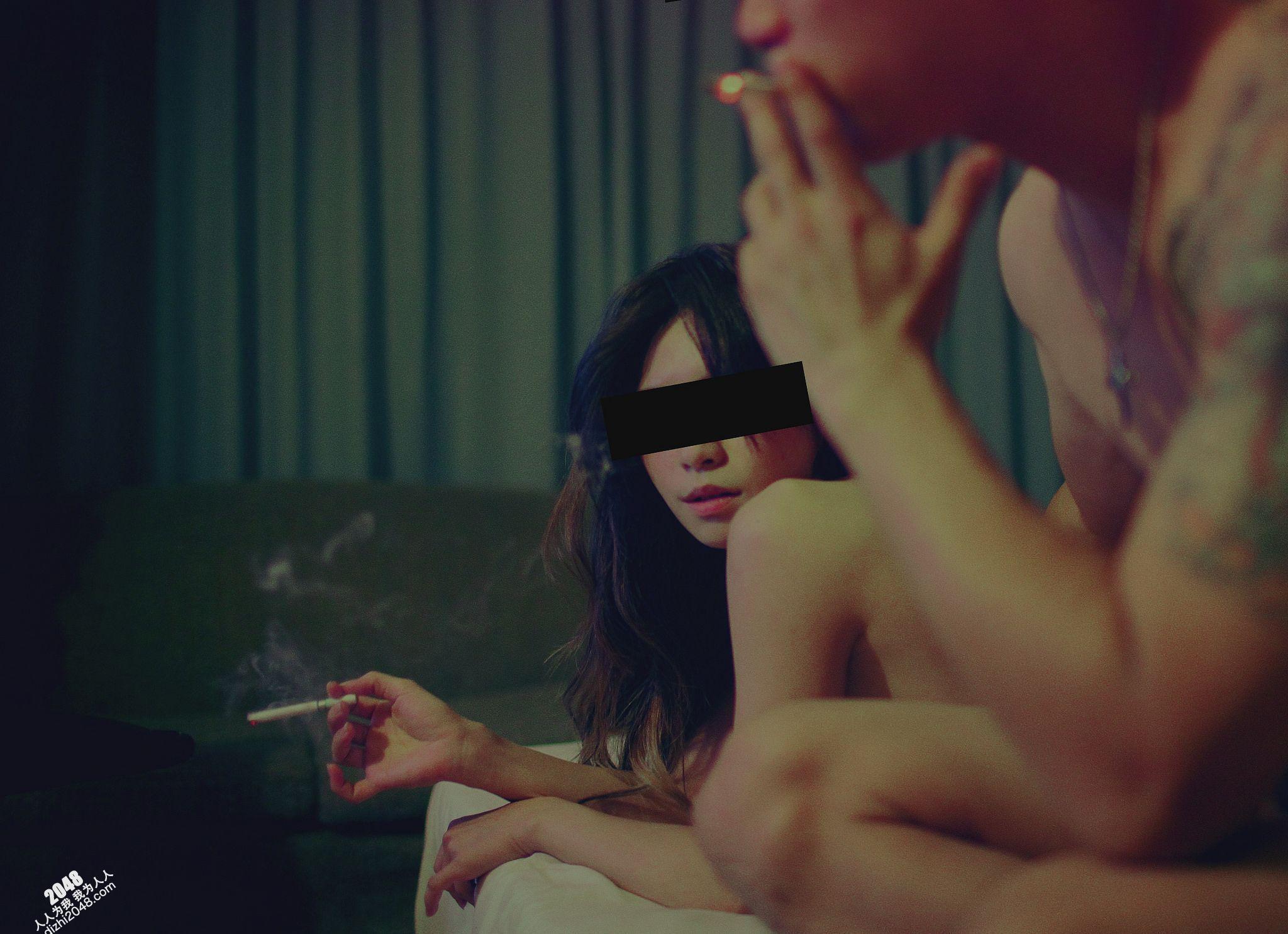 6大一女生背着各自男友约战7男群P 摄影集  (18P)