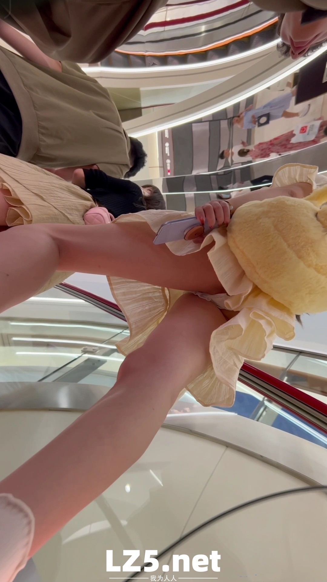 雙馬尾妹妹的裙底  (23P)