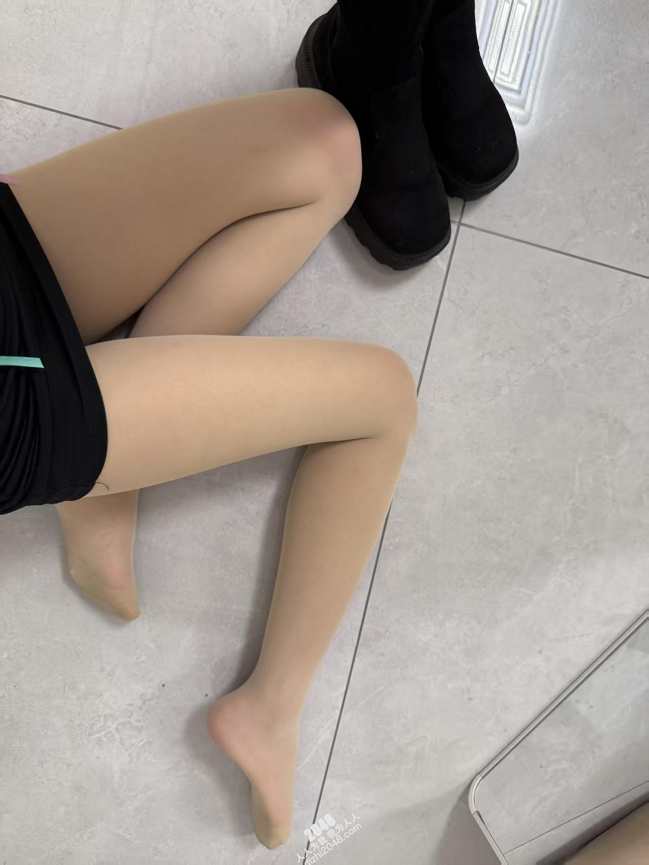 杨铃玉 肉丝玉足包臀裙【66P】