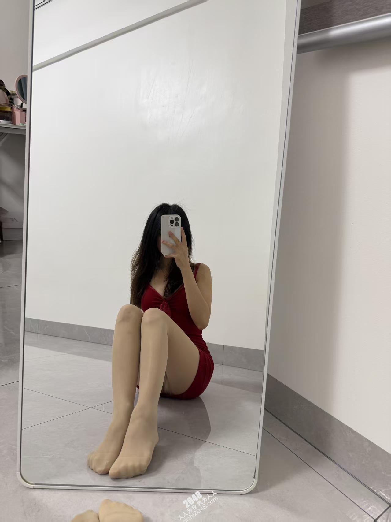 杨铃玉 肉丝玉足包臀裙【66P】