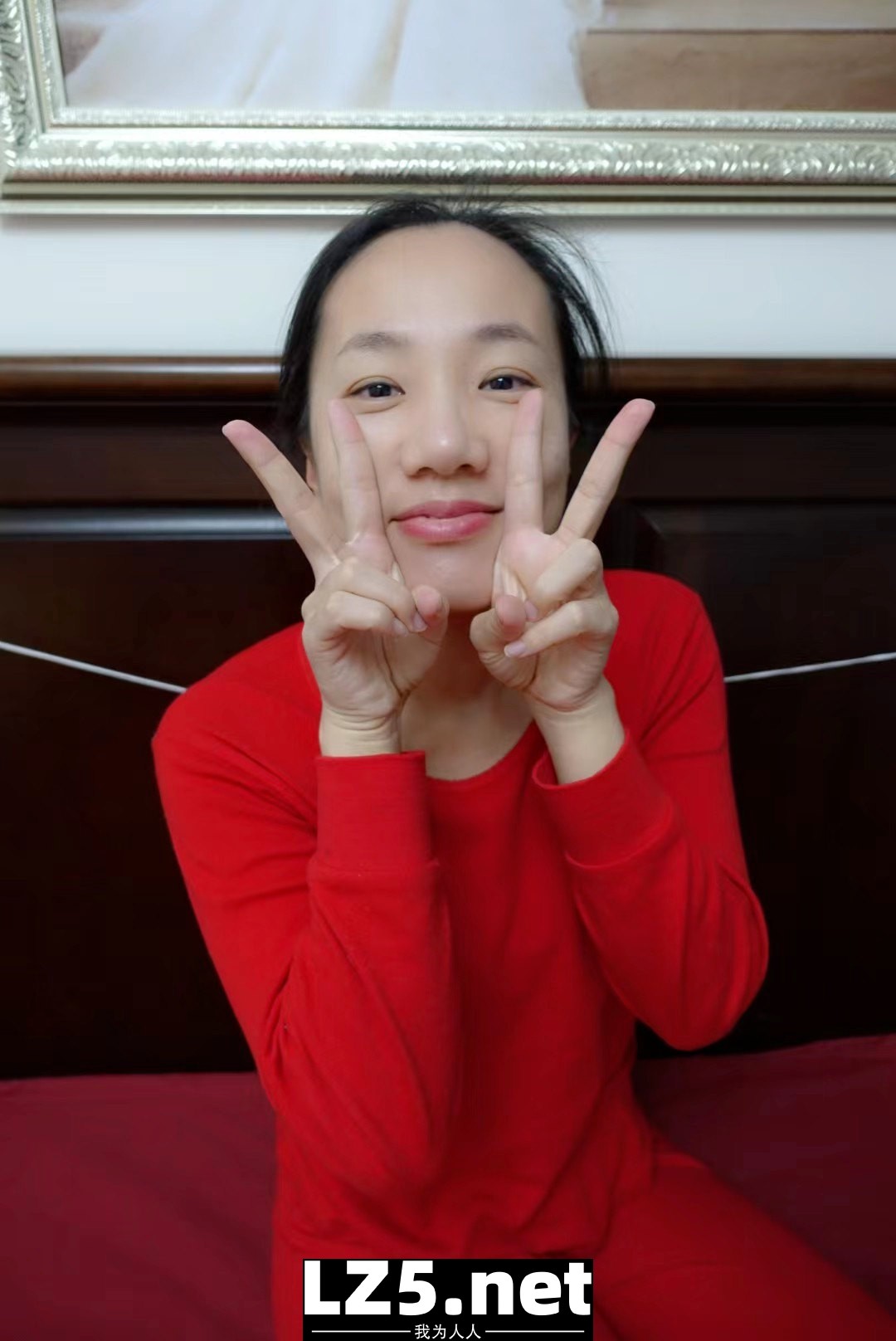美豔人妻劉珊,云盤海量私拍流出,十年淫片見證嬌娃騷化曆程  (438P)