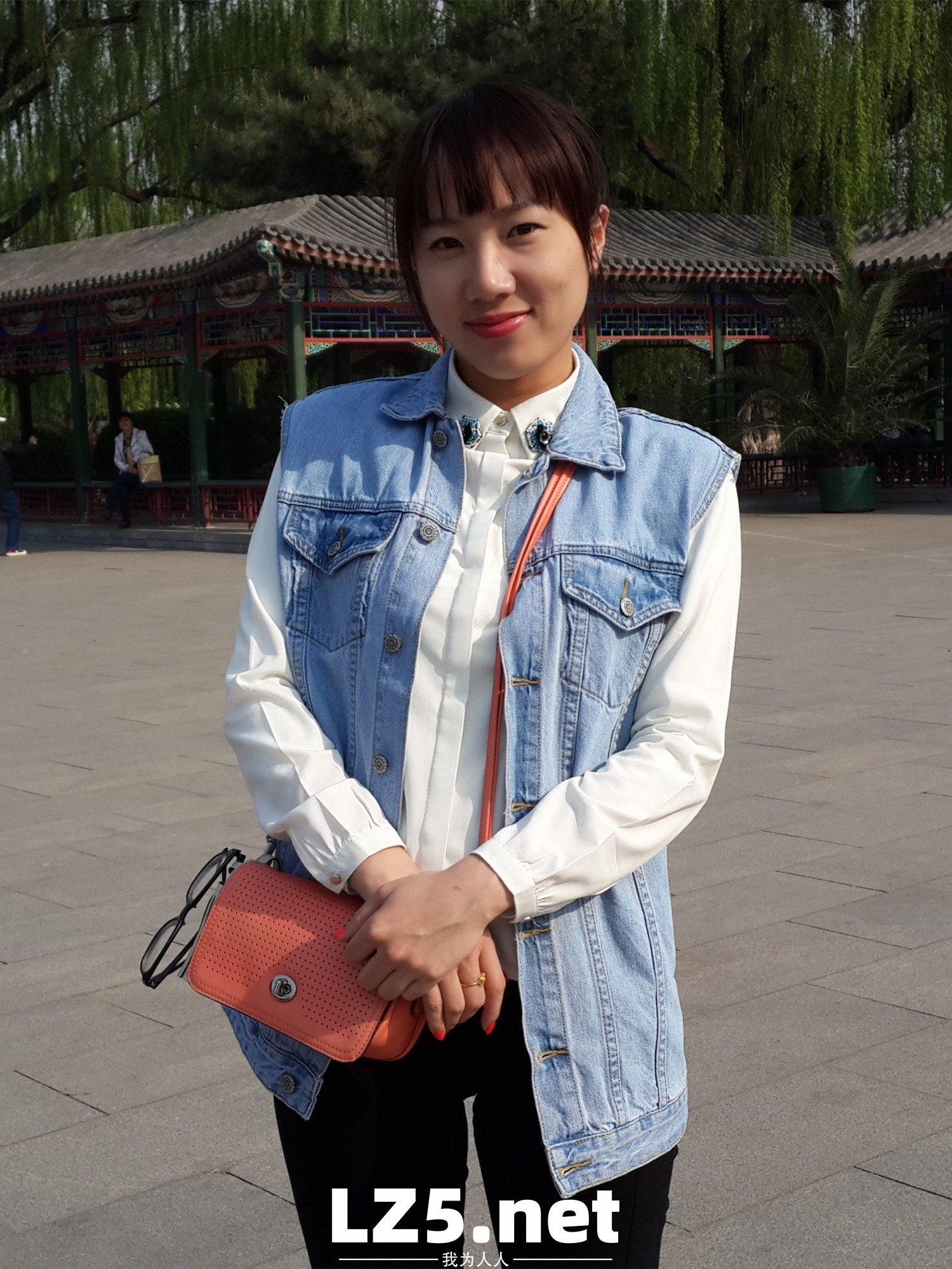 美豔人妻劉珊,云盤海量私拍流出,十年淫片見證嬌娃騷化曆程  (438P)