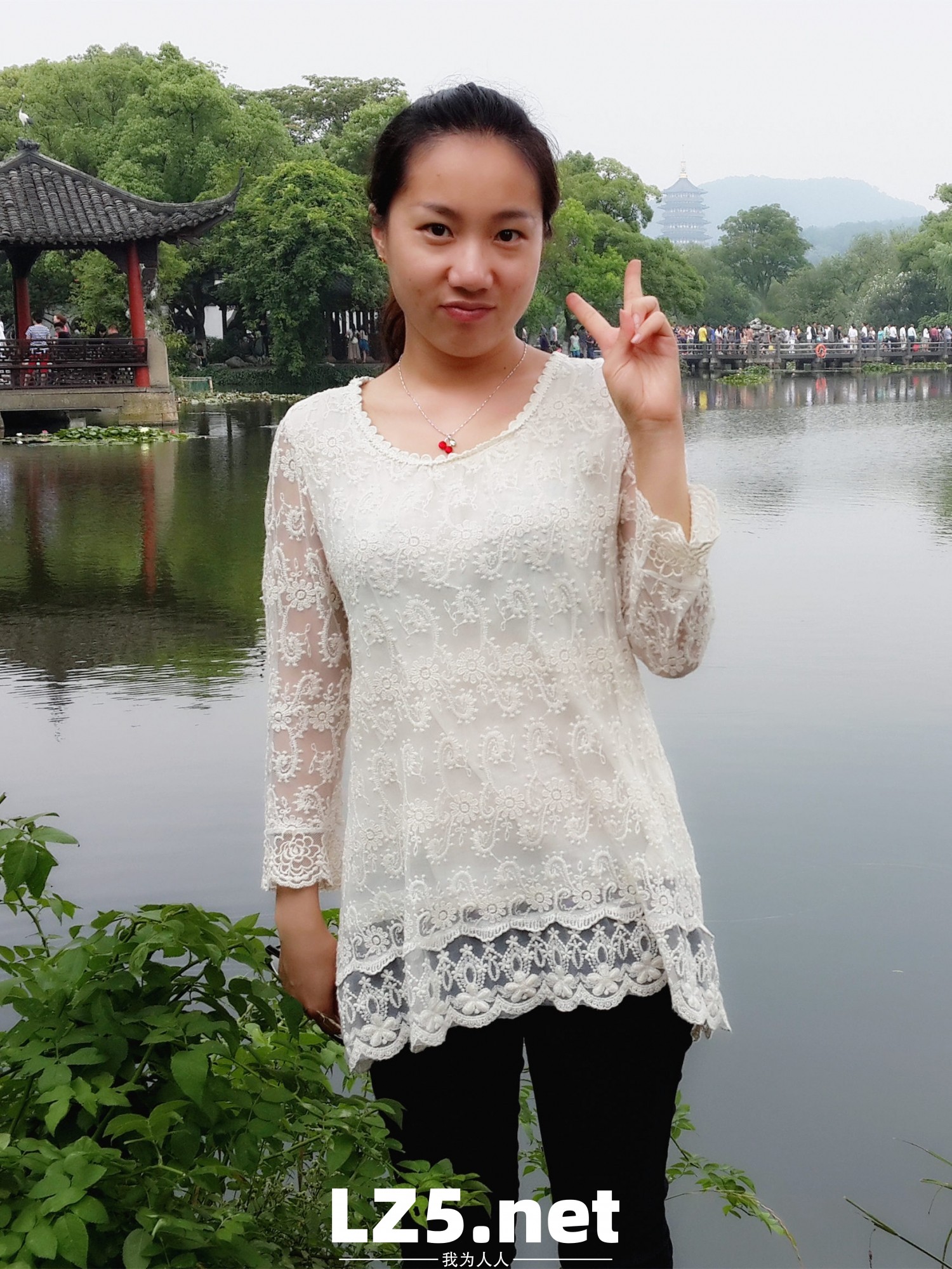 美豔人妻劉珊,云盤海量私拍流出,十年淫片見證嬌娃騷化曆程  (438P)