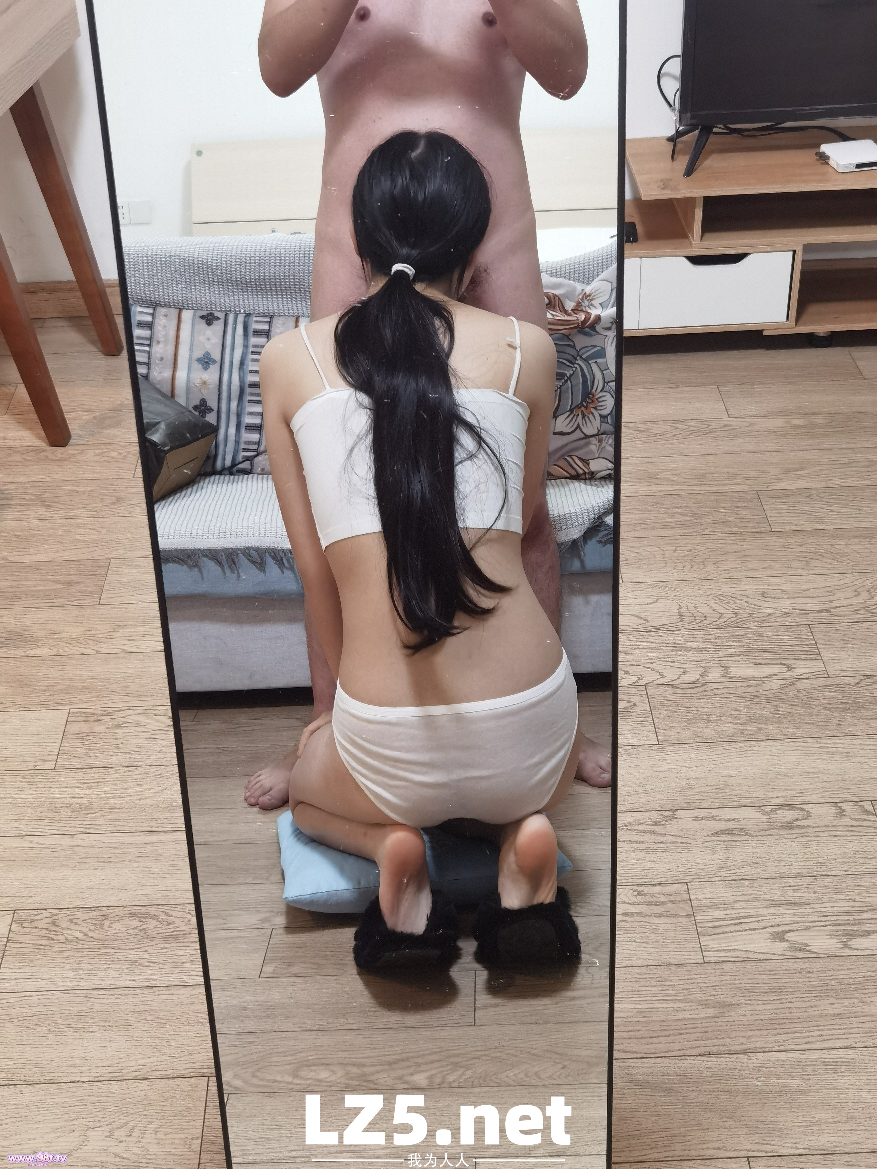 纯白吊带少女镜前口交【36P+手势验证】
