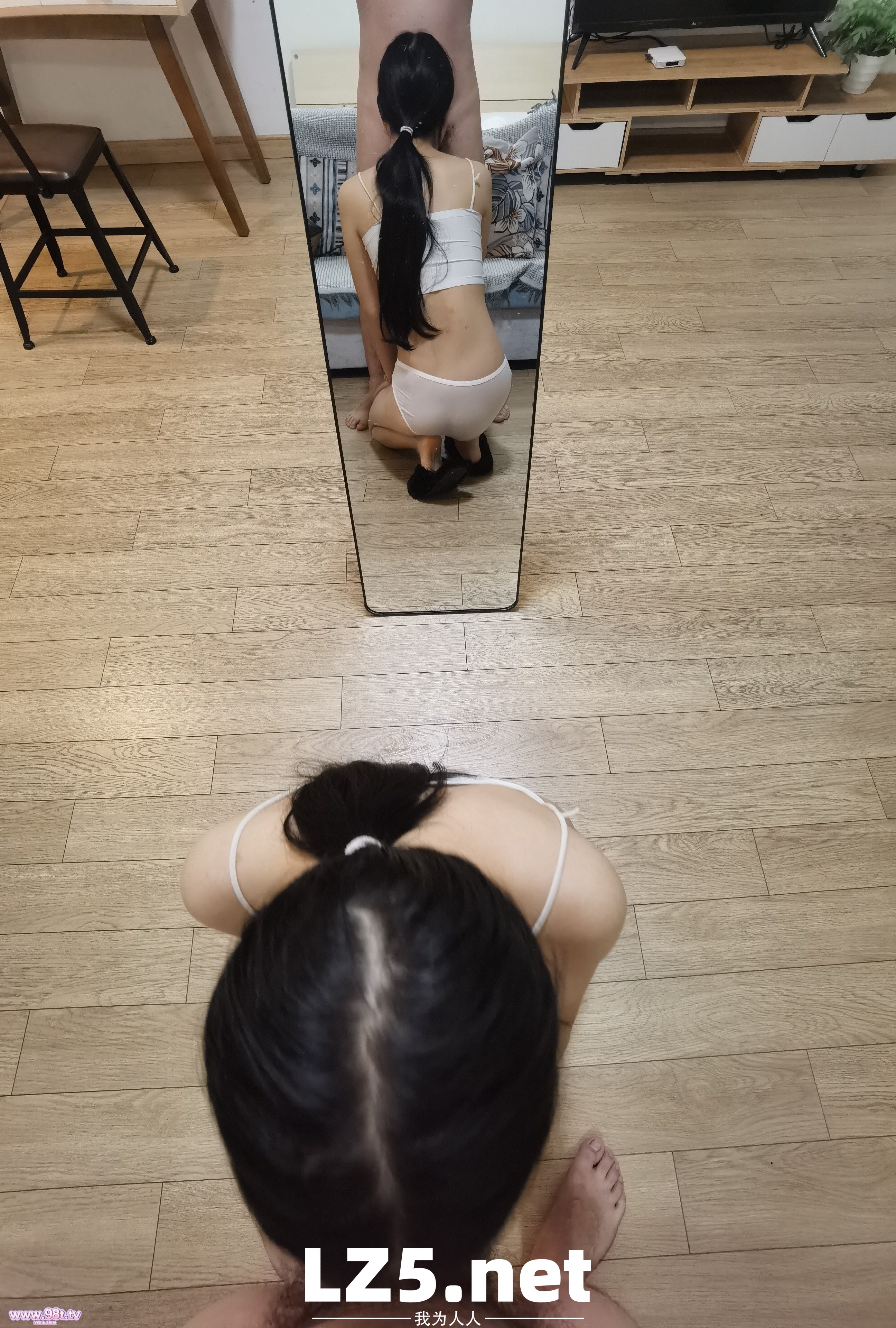 纯白吊带少女镜前口交【36P+手势验证】