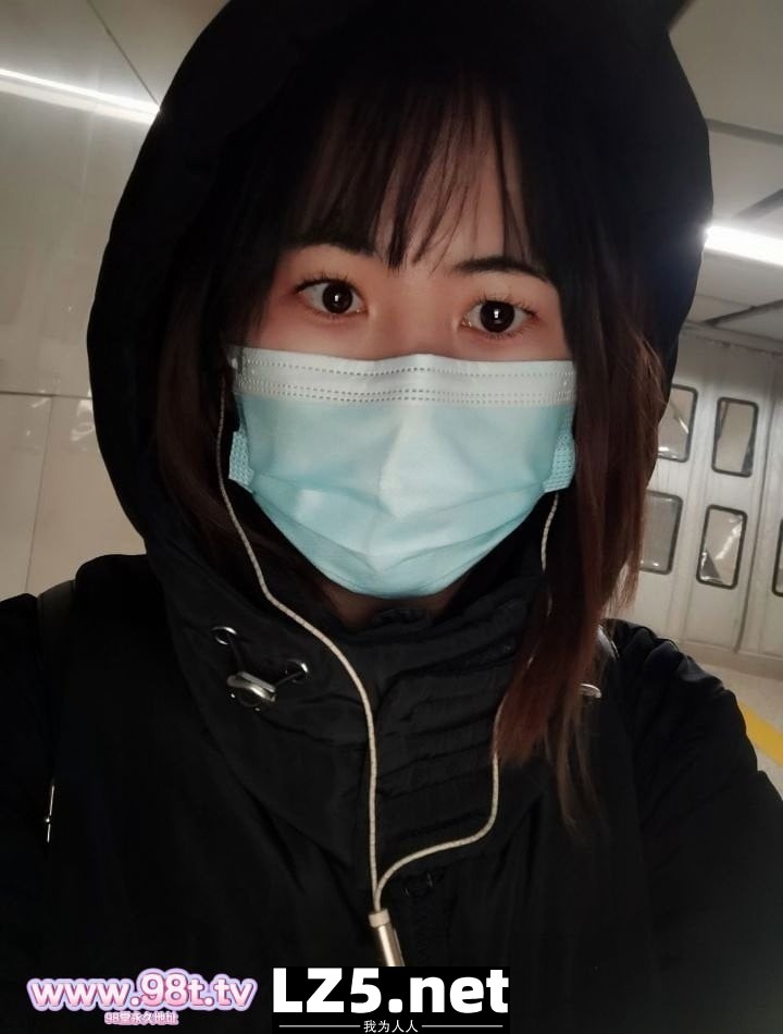肉肉的小坦克背着男友在出租屋多次约男同事，露脸生活照[30P]