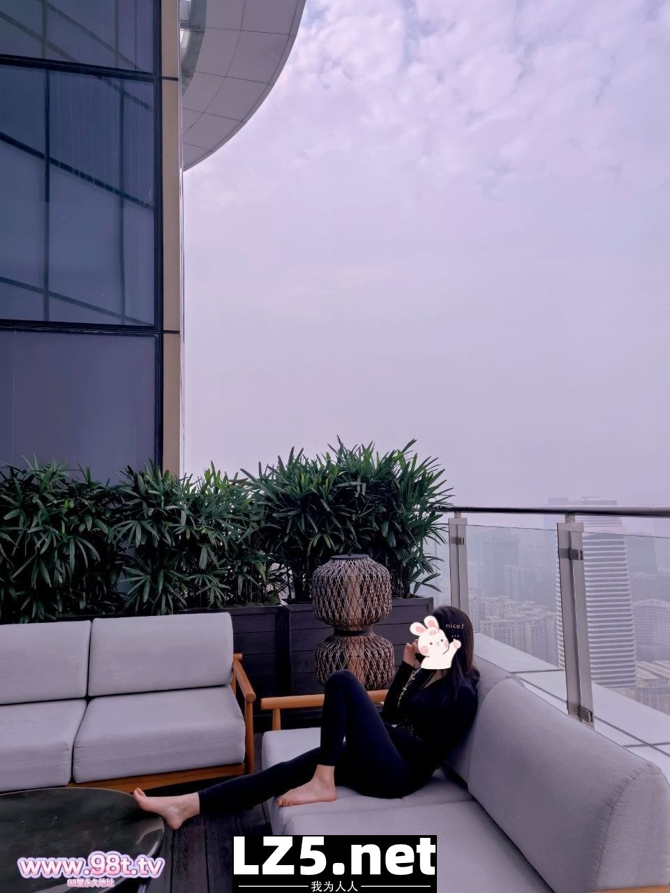 西安极品美女户外露出绿帽献妻多人淫趴调教男奴[120P]