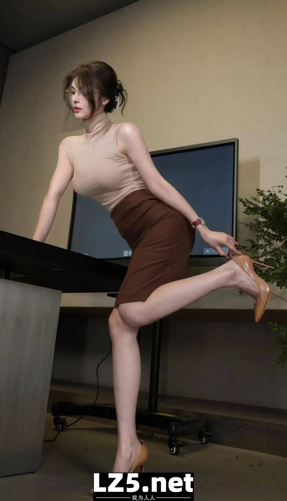 身材有致 膚色絲襪