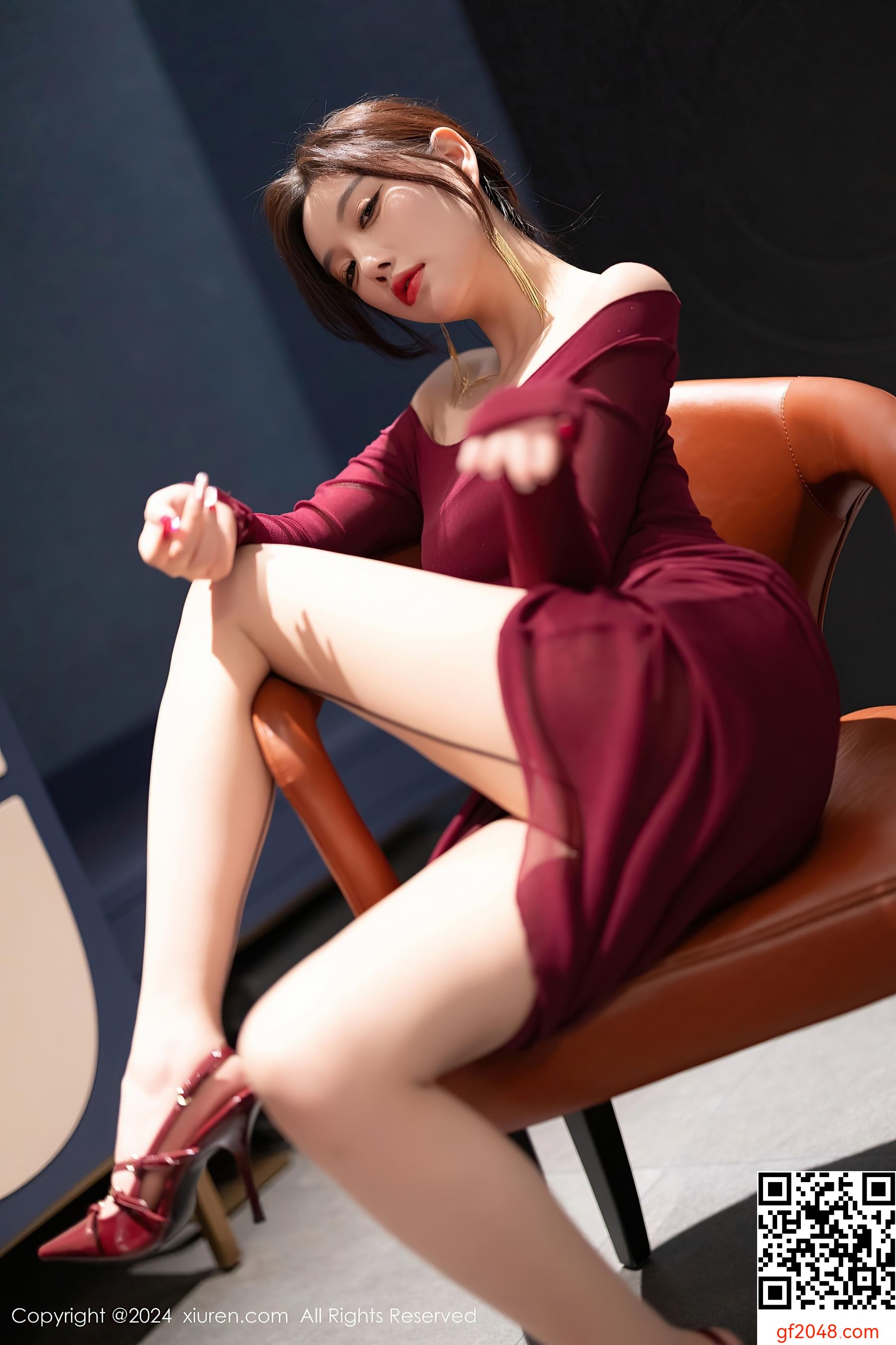 [XiuRen秀人网] No.9348 杨晨晨Yome 丝袜美腿