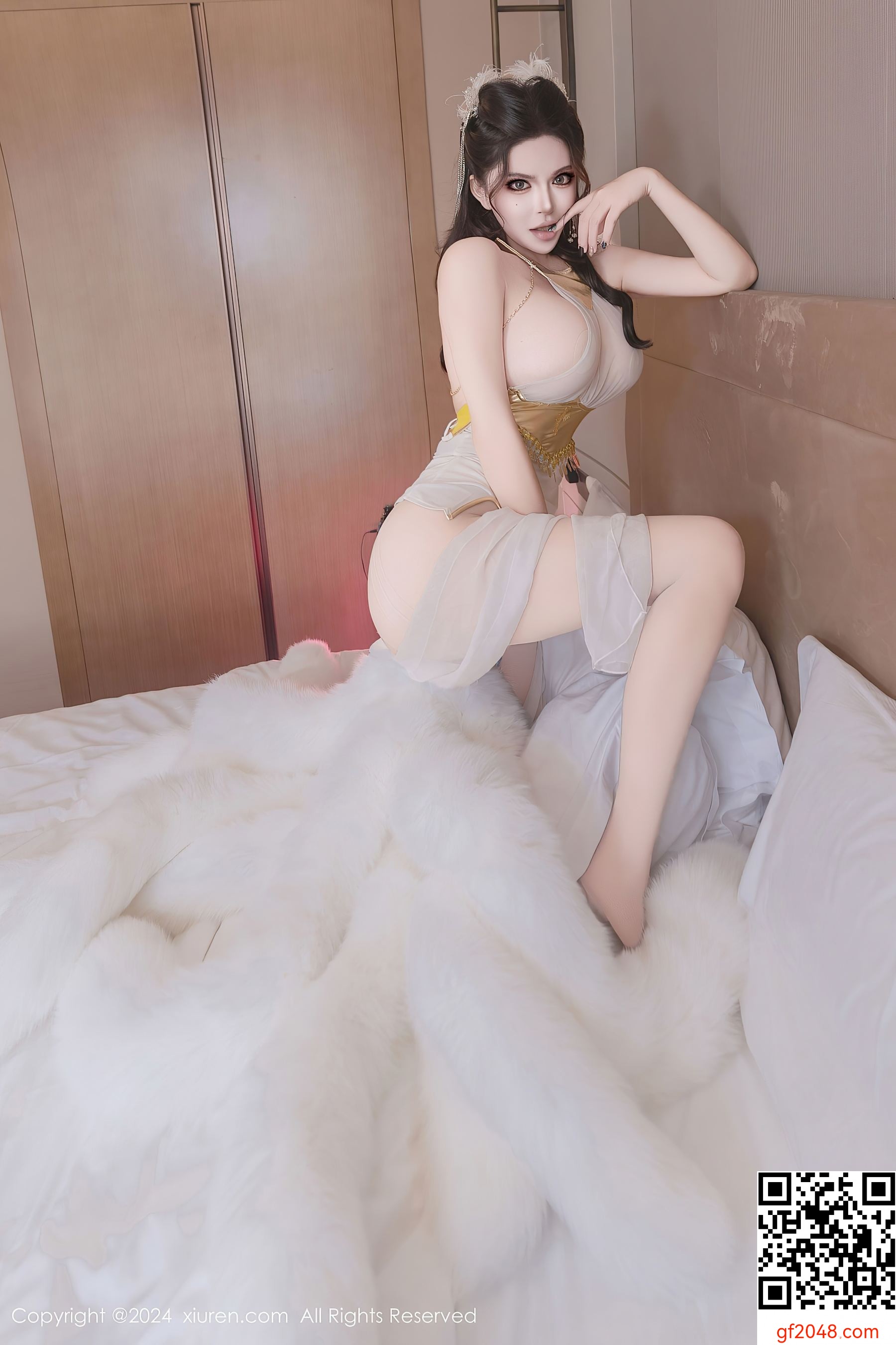 [XiuRen秀人网] No.9286 伊丽莎有点白 美腿性感