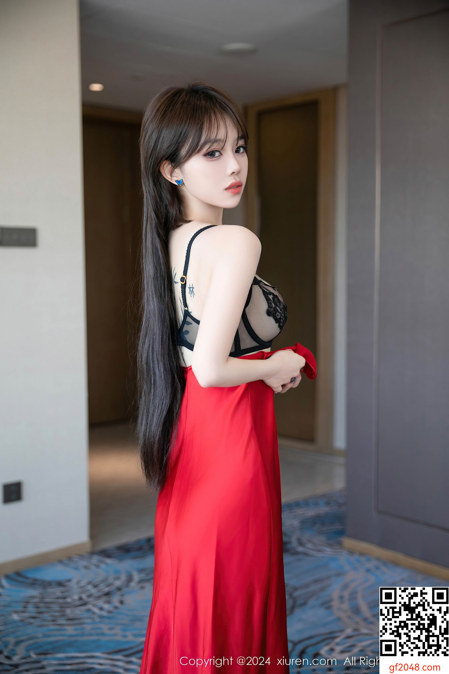 [XiuRen秀人网] No.8630 奶瓶. 长裙美腿