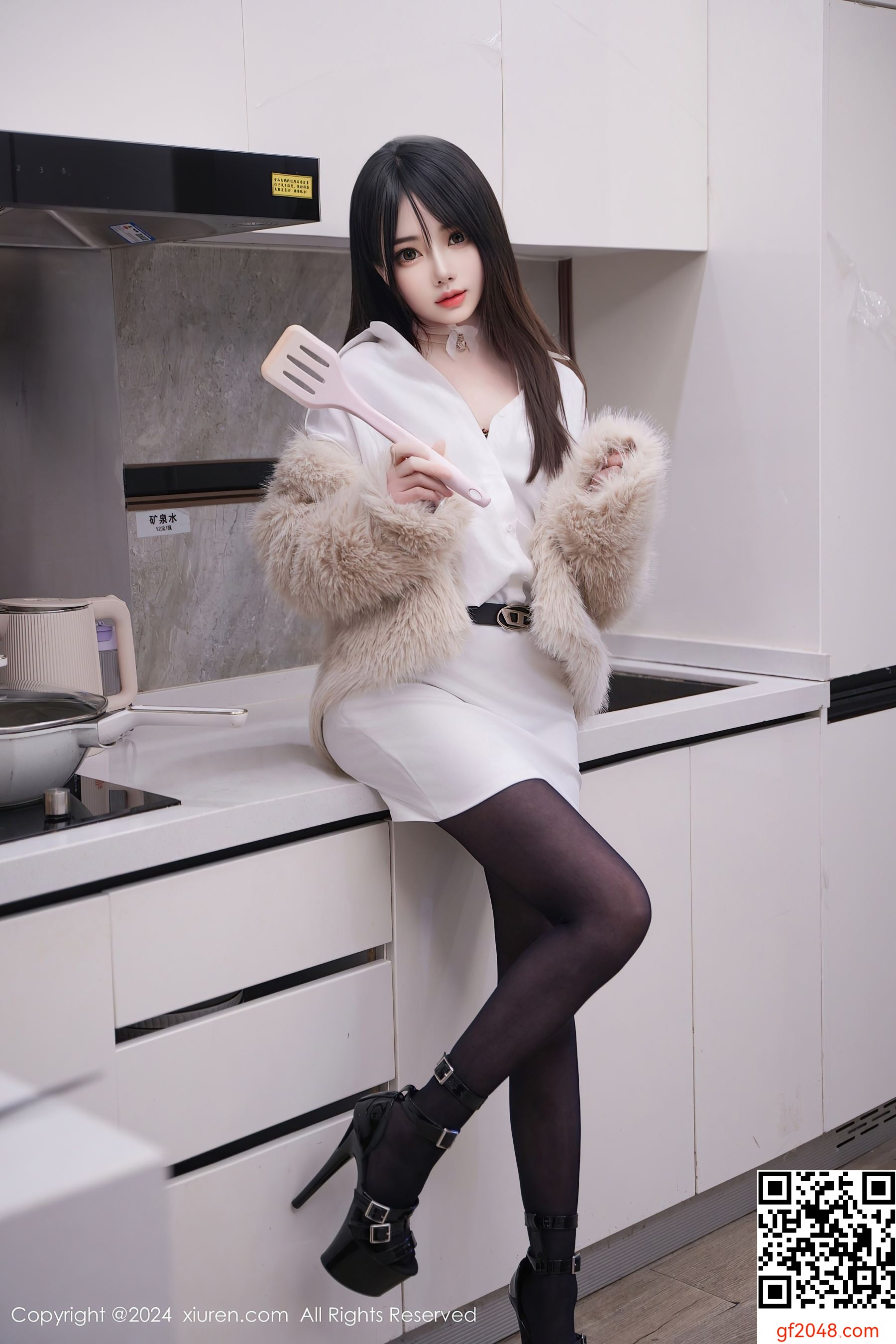 [XiuRen秀人网] No.8429 林月月 美腿黑丝