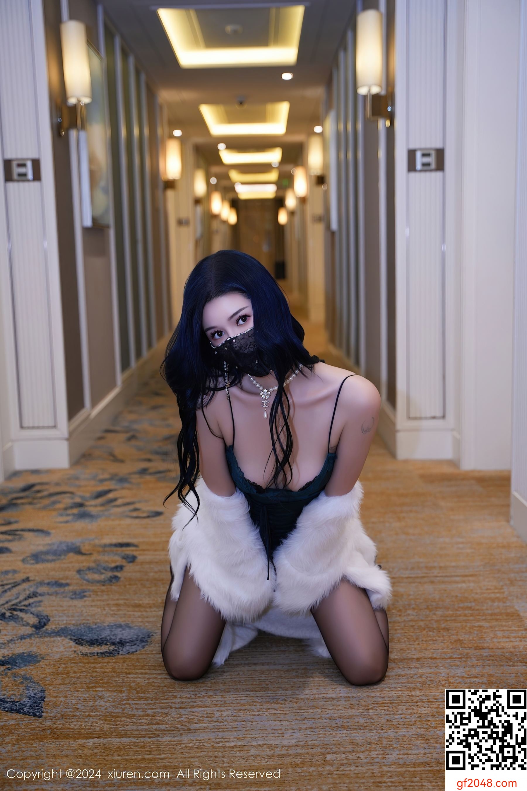 [XiuRen秀人网] No.8372 芮芮 黑丝美腿
