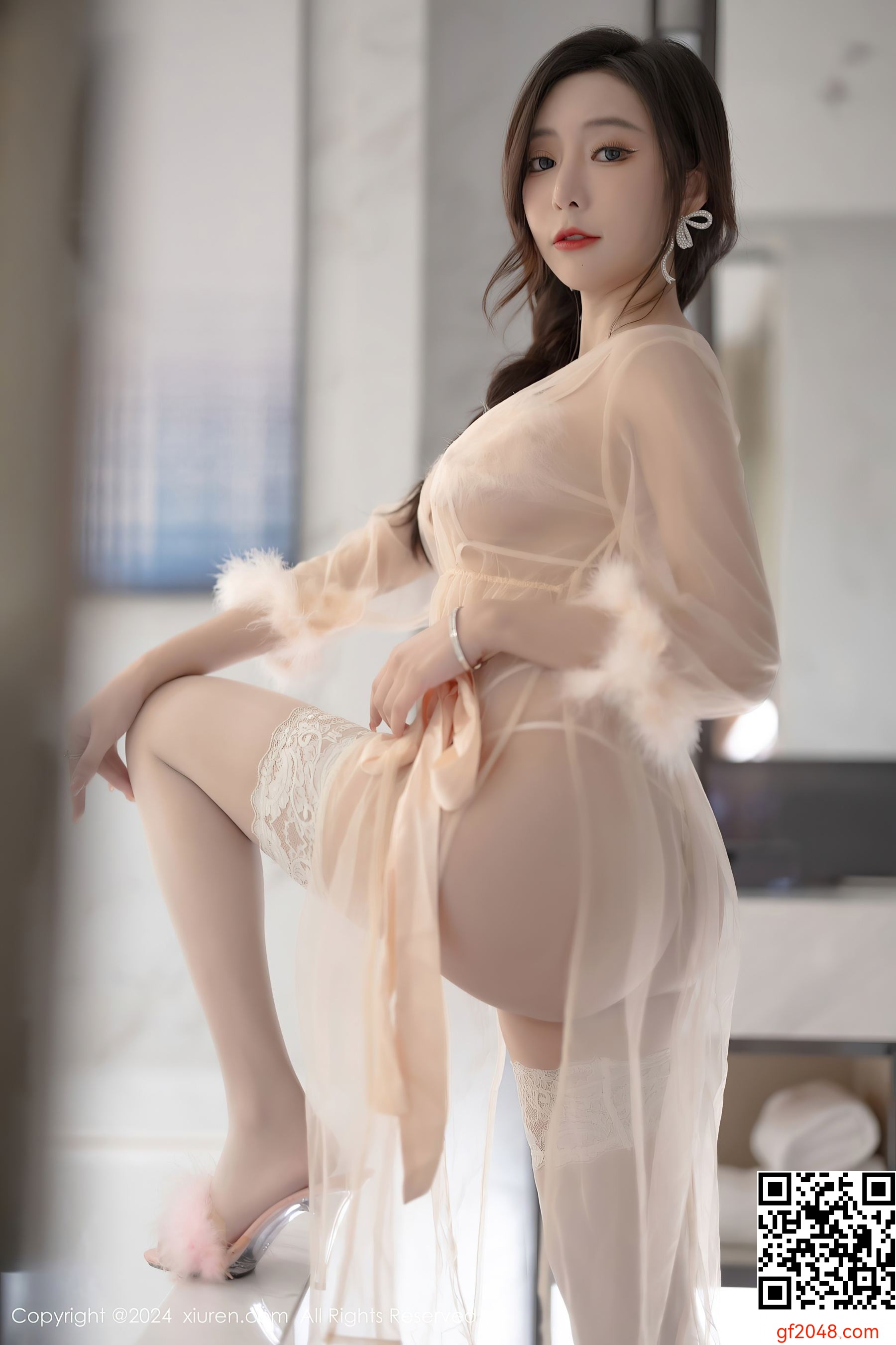 [XiuRen秀人网] No.8378 王馨瑶yanni 丝袜美腿