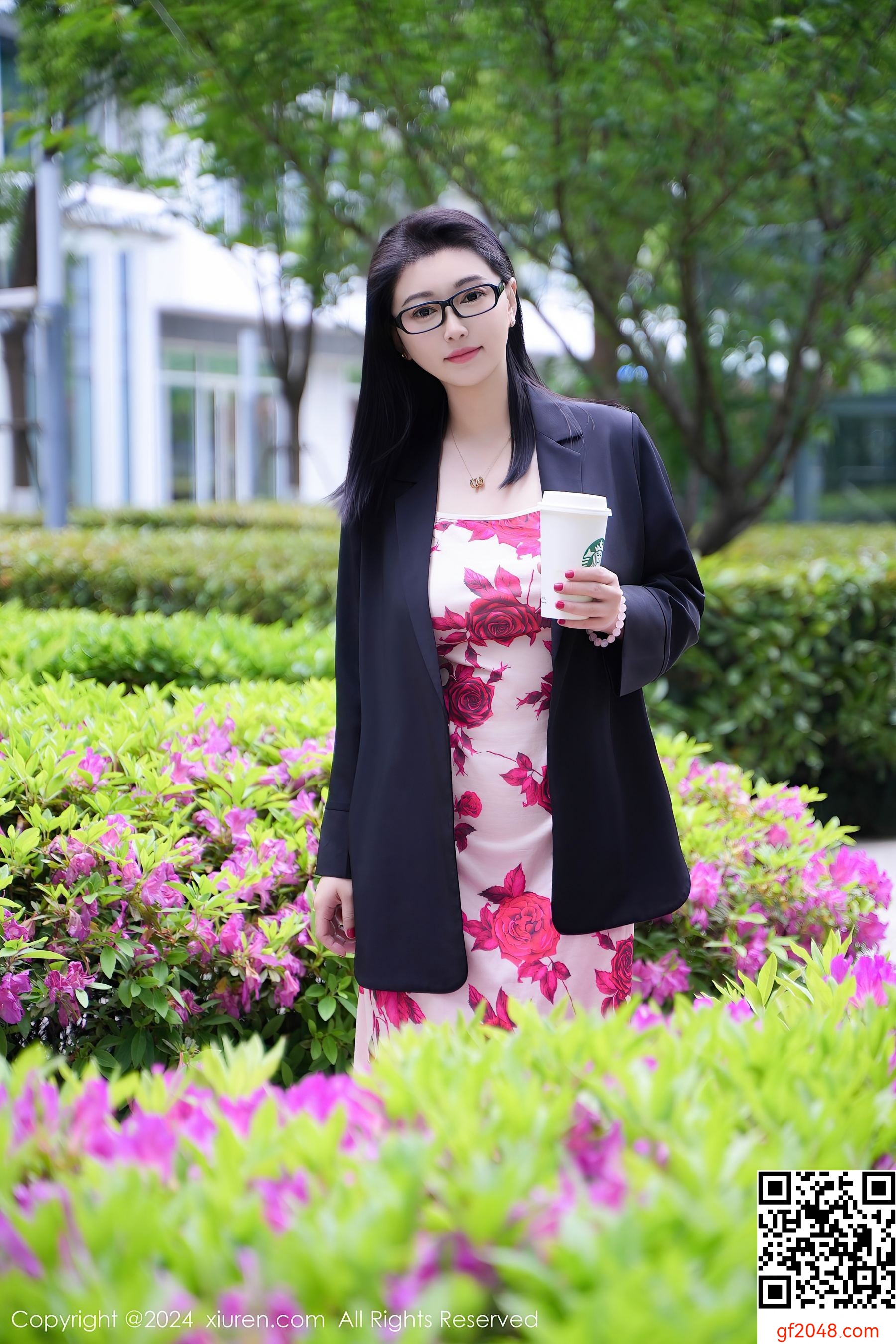 [XiuRen秀人网] No.8468 雅茹老师 长裙美臀