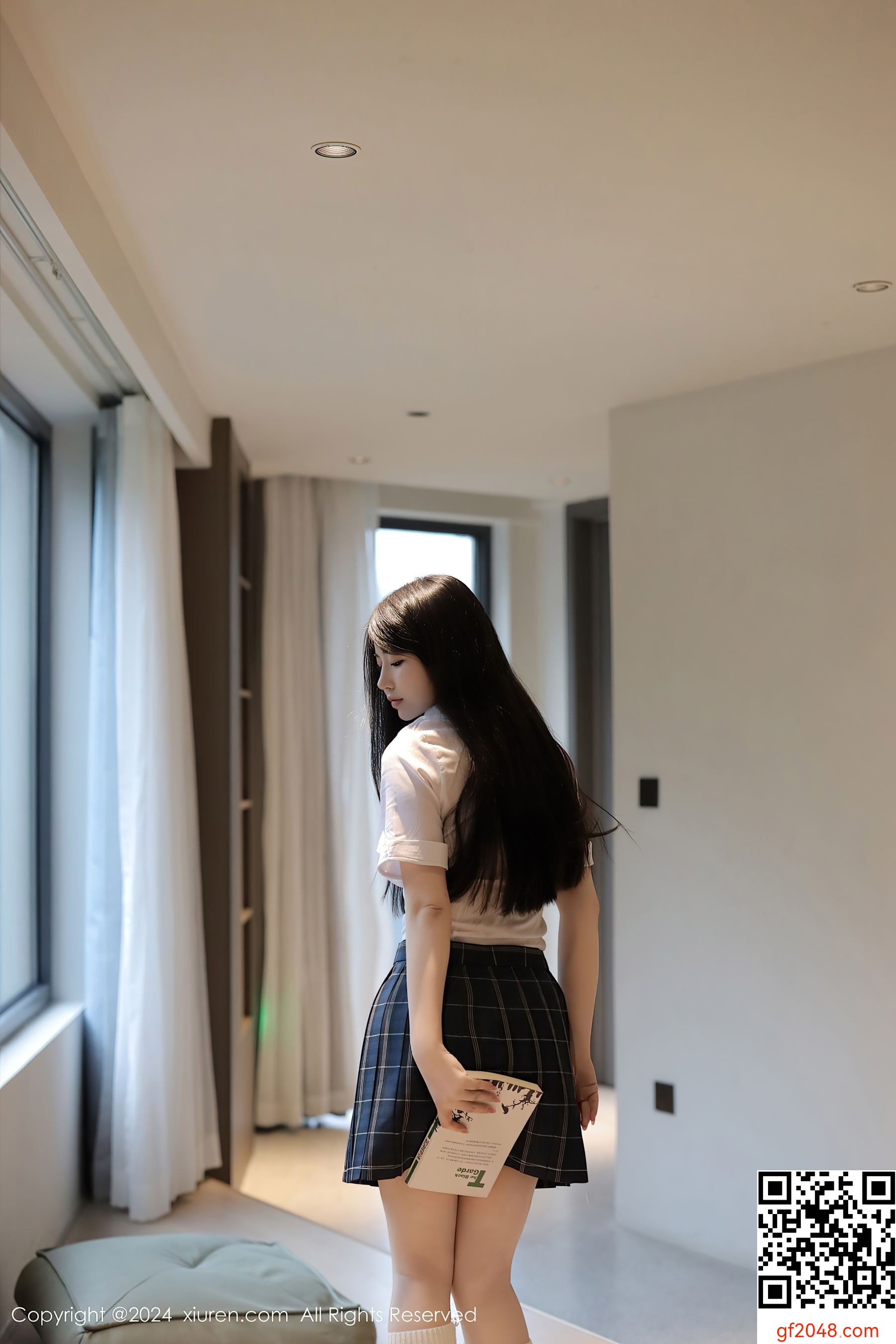 [XiuRen秀人网] No.8173 陈小花 丝袜美腿