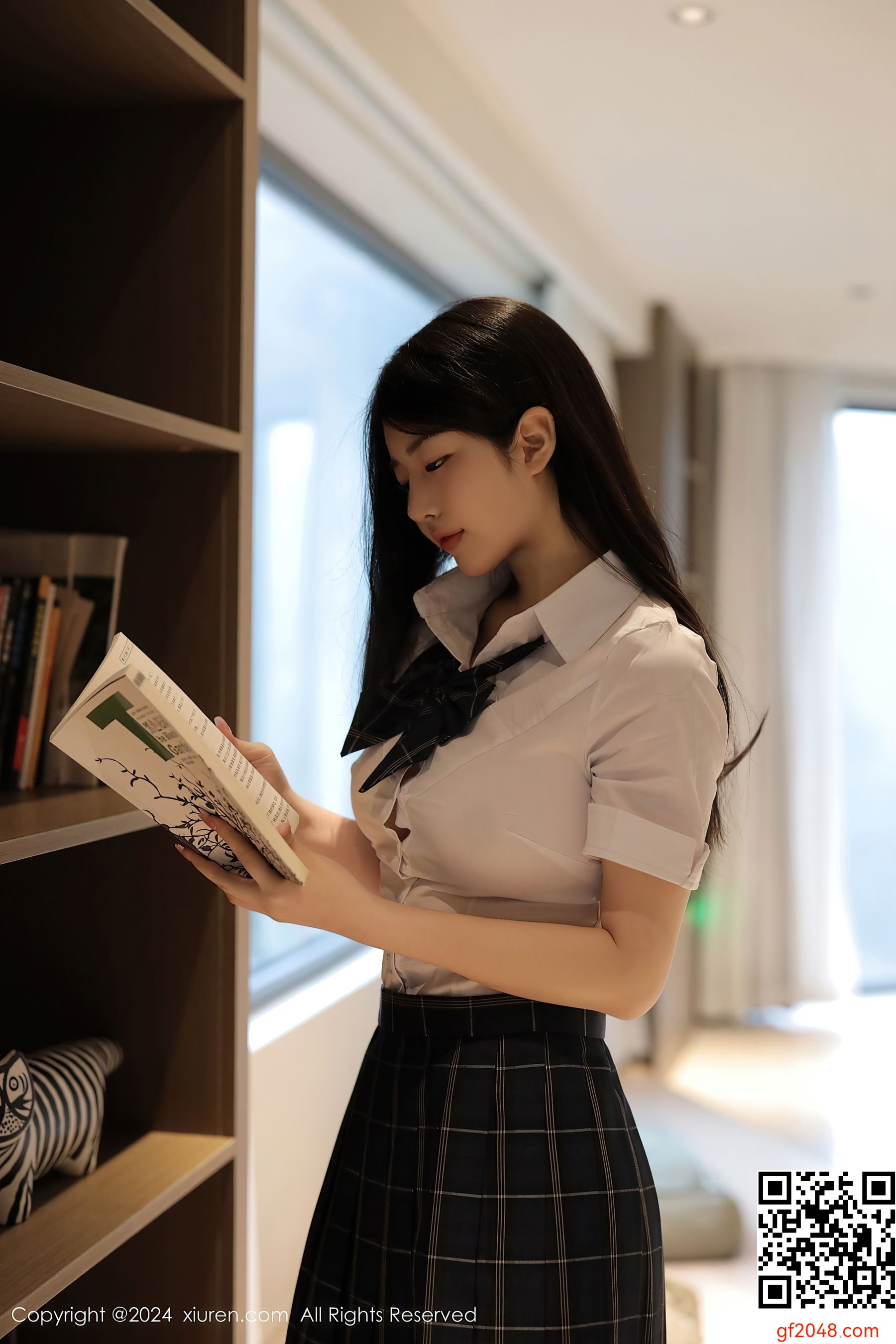 [XiuRen秀人网] No.8173 陈小花 丝袜美腿