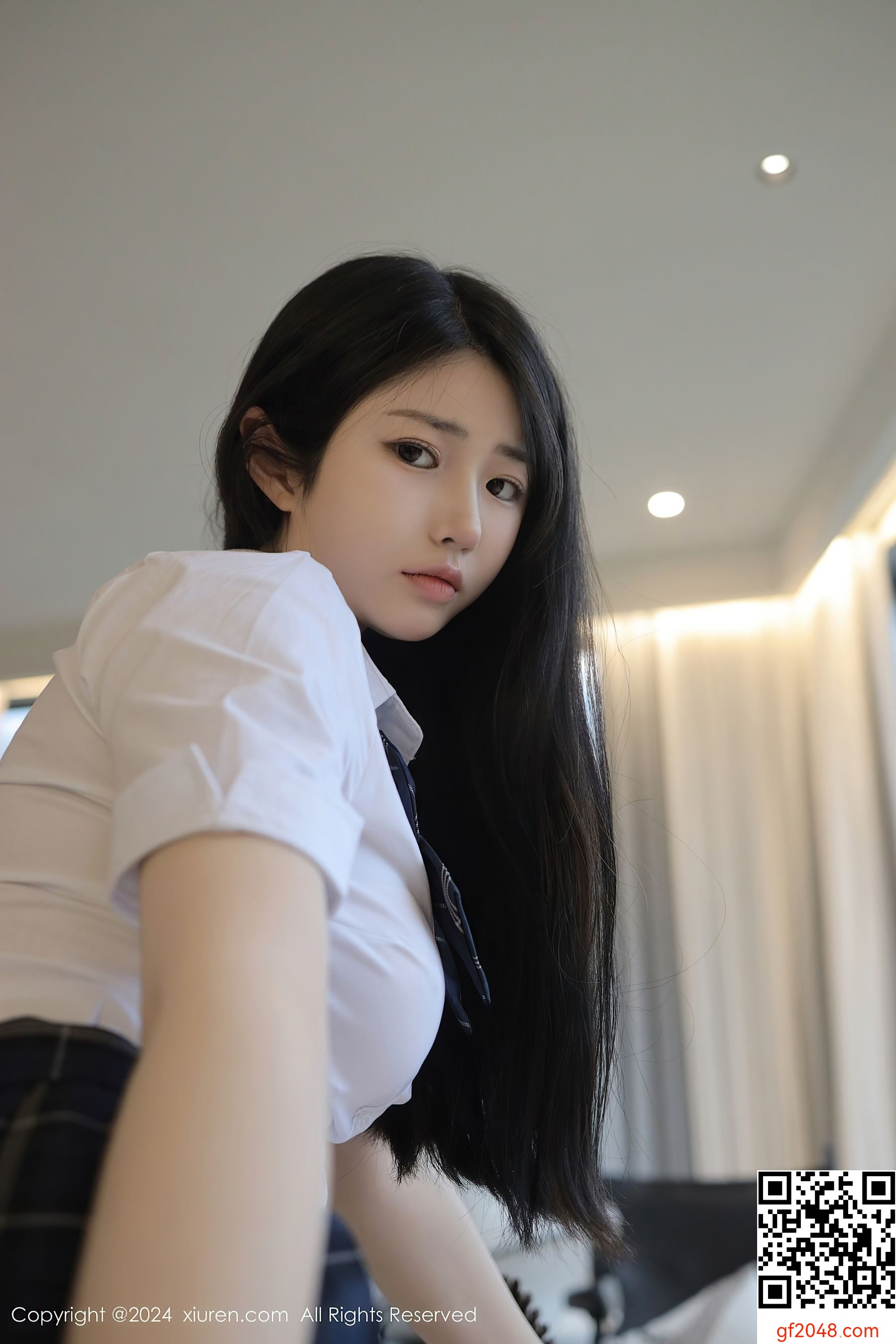 [XiuRen秀人网] No.8173 陈小花 丝袜美腿