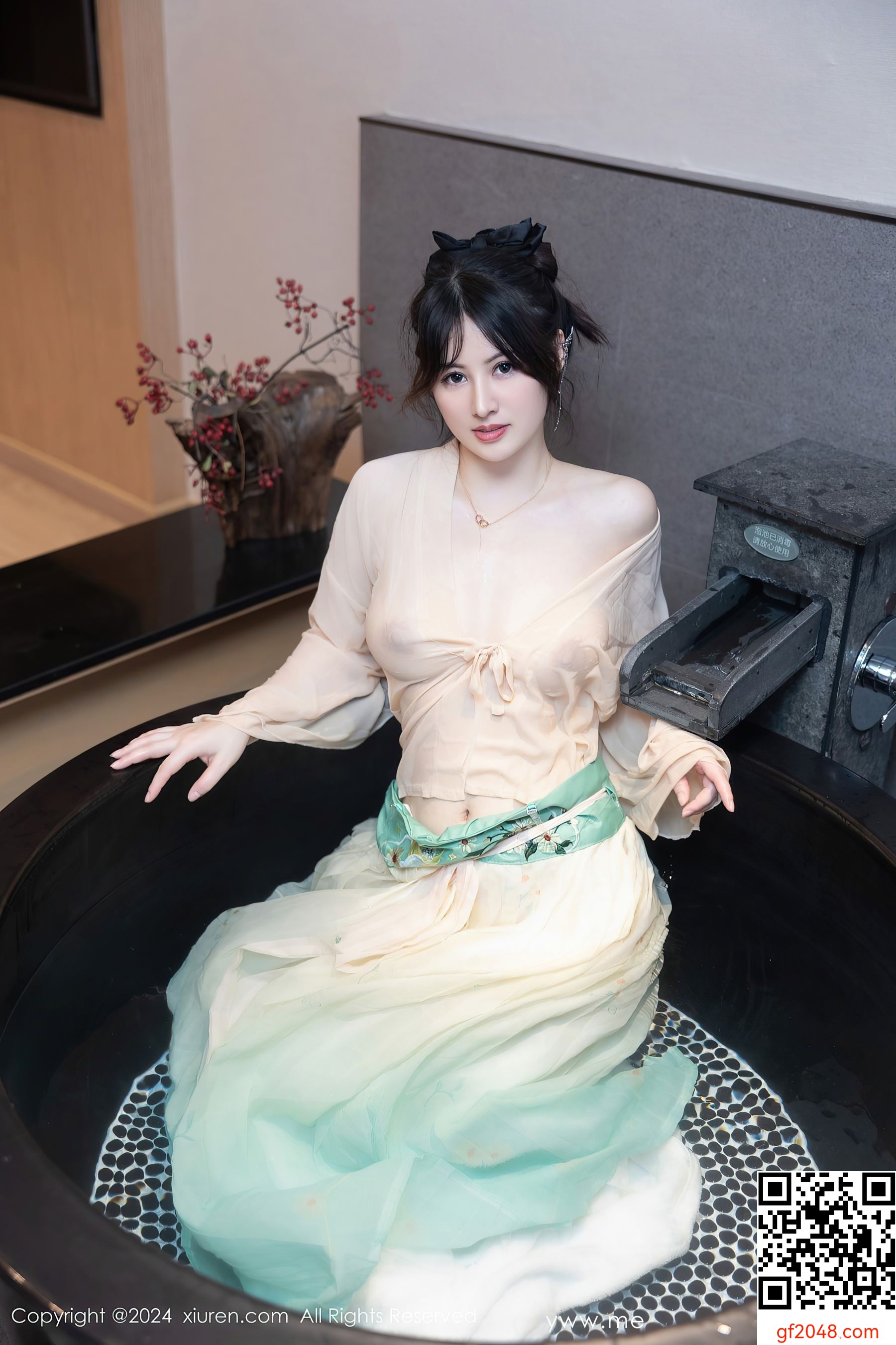 [XiuRen秀人网] No.8128 诗诗kiki 性感美臀