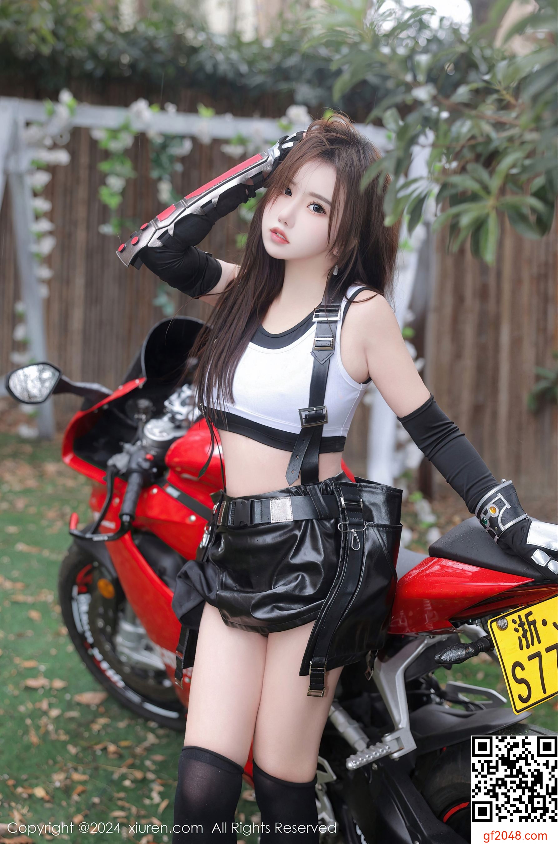 [XiuRen秀人网] No.7969 小薯条nienie 摩托车美腿