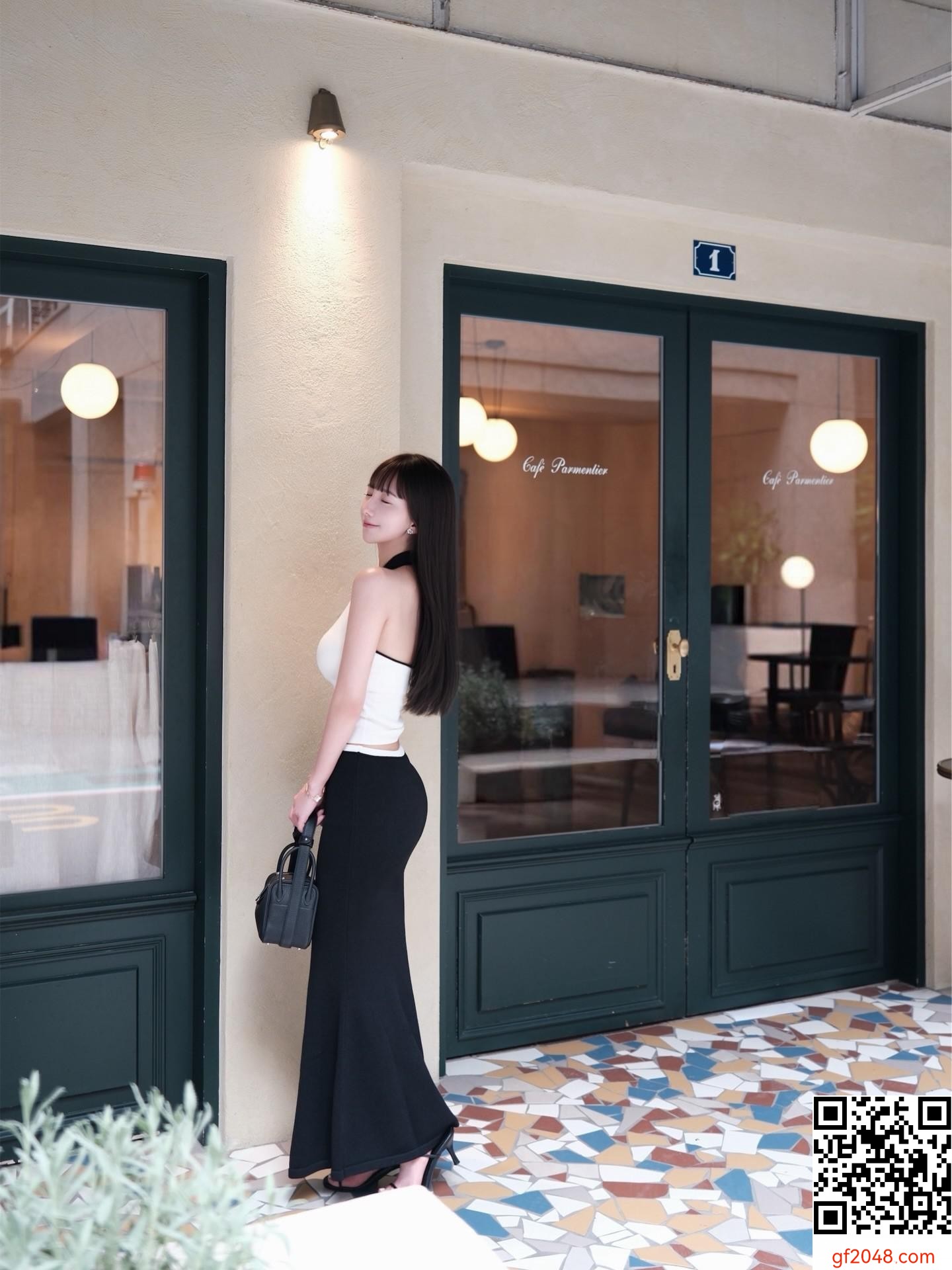 極品女神認證！Amilus Hu 甜美長髮比基尼 回頭率百分百！ (11P)