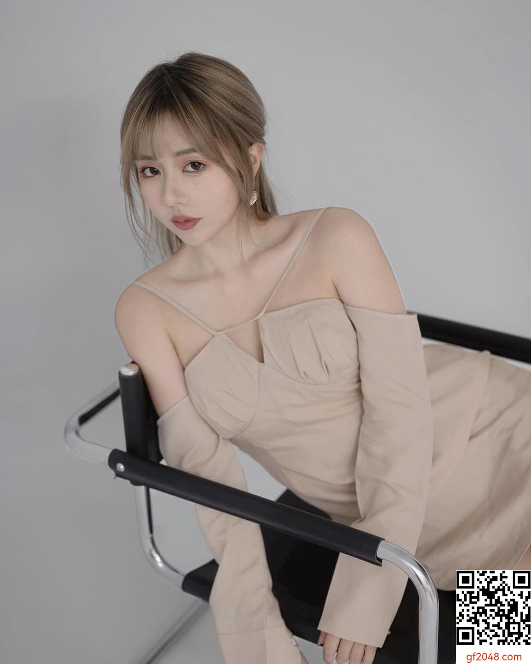 正妹「汪汪」色氣胴體的極致誘惑 (10P)