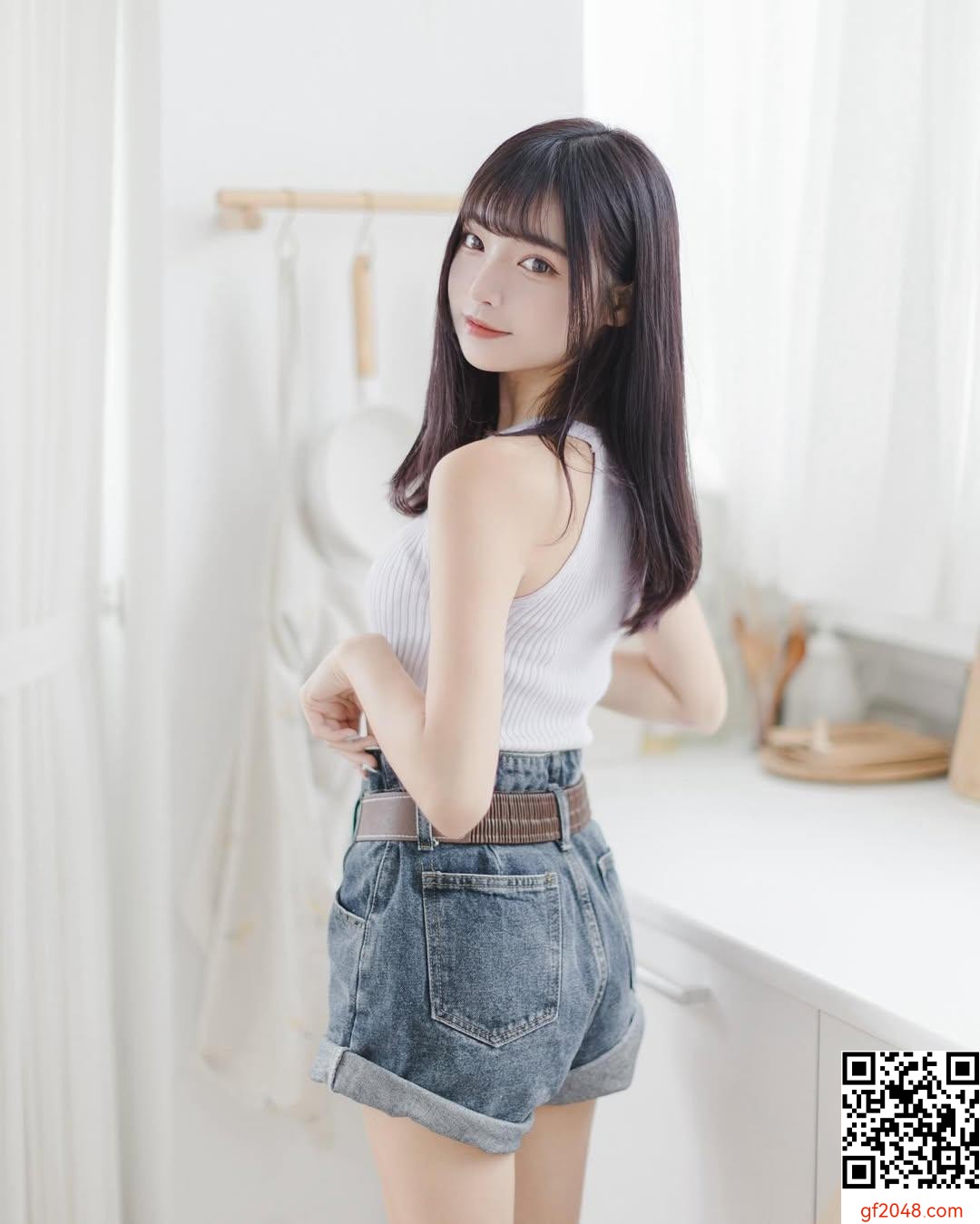 「小穎」甜美不失性感 美胸視角太犯規 (10P)