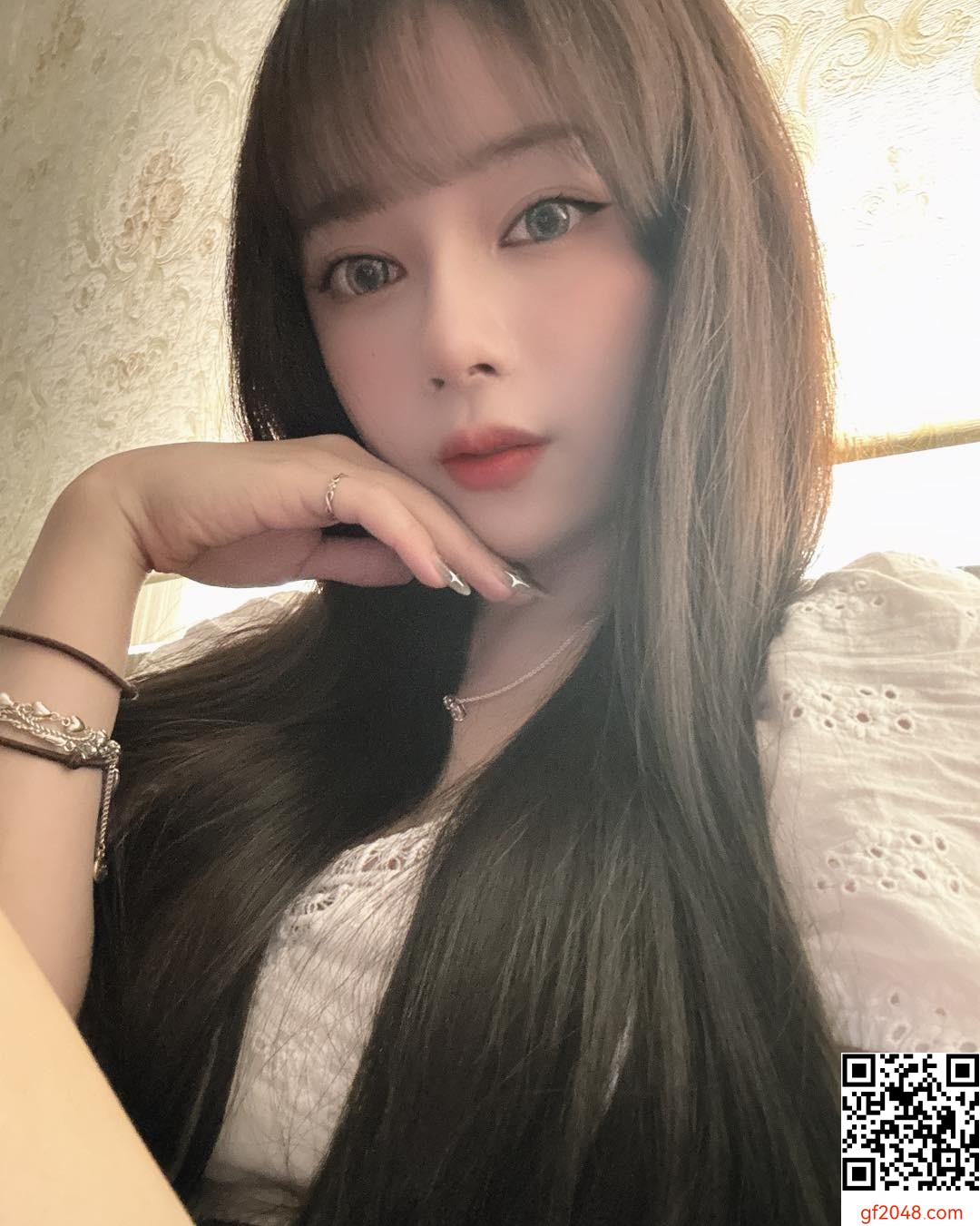 「林涵」水汪大眼+飽滿身材讓人戀愛啦 (10P)