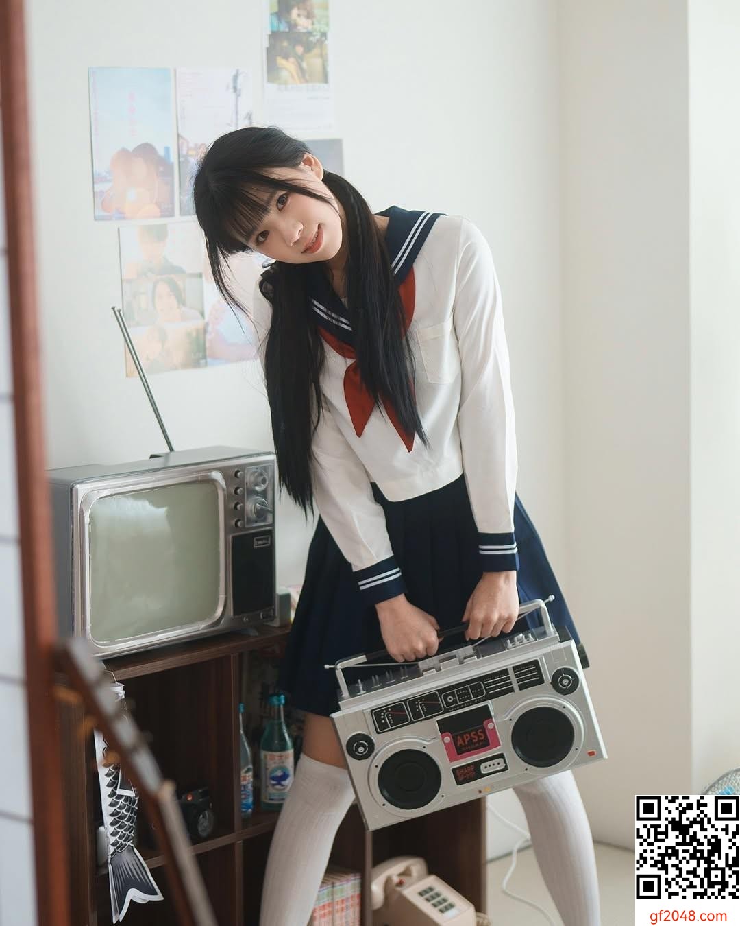 甜美女孩「凡亞」傲人上圍撩人讓人秒In (10P)