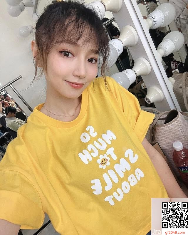 前女團成員寶兒大突破！性感寫真書讓粉絲「選到手軟」！ (11P)