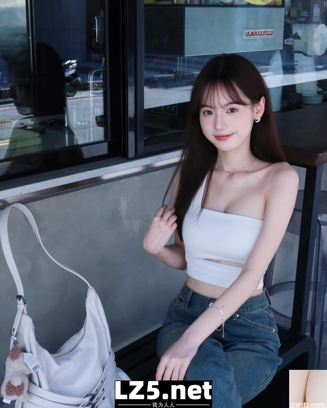 「奕璇」高顏值臉蛋 各種迷惑身姿根本犯規 (10P)