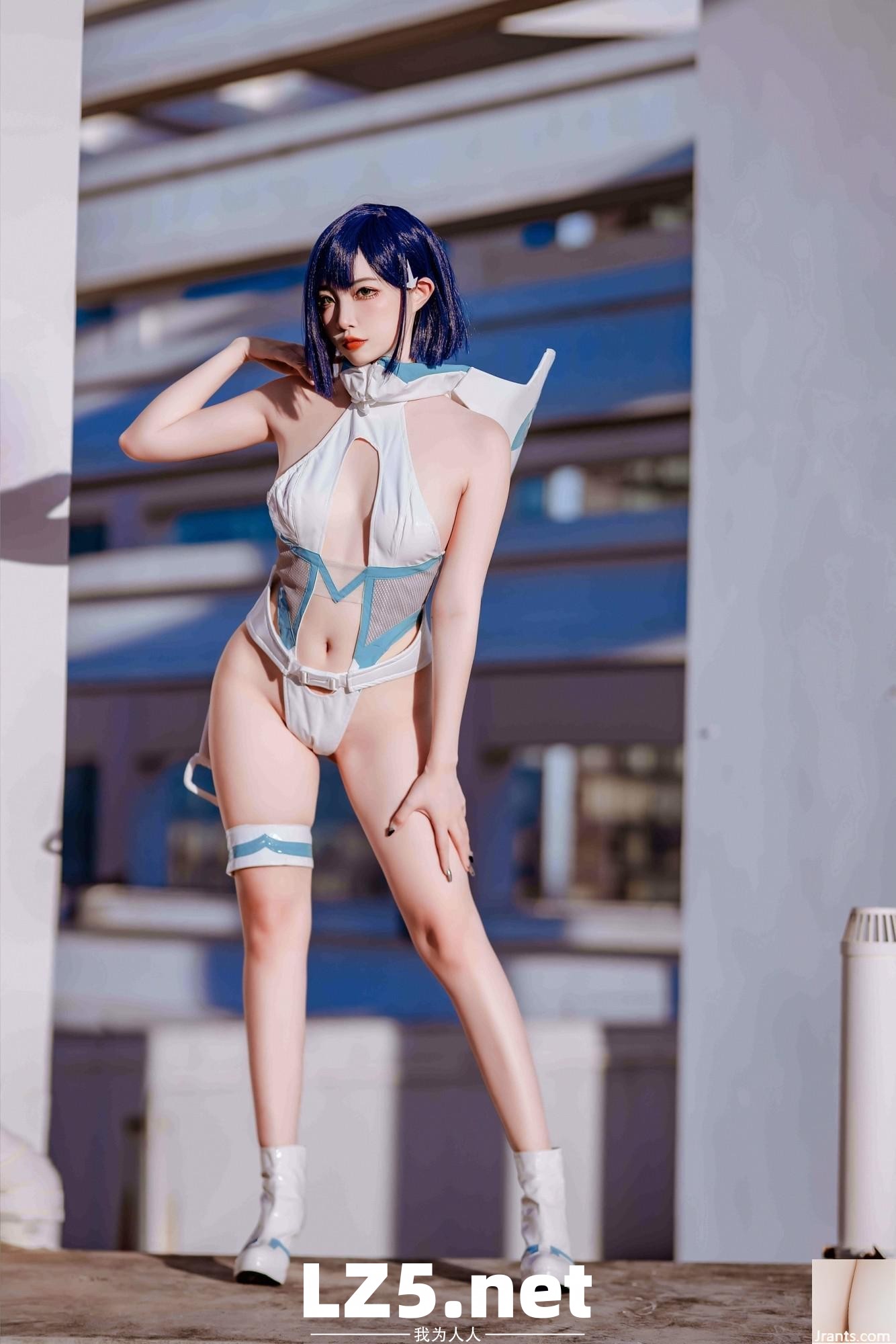 二佐Nisa – 戰斗服 (18P)