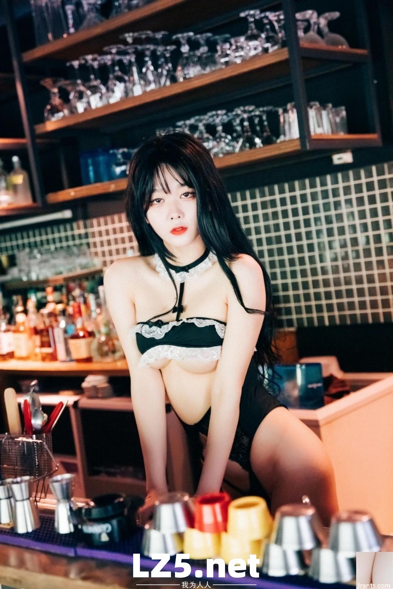 [Loozy] Zia 《Bar》 (211P)