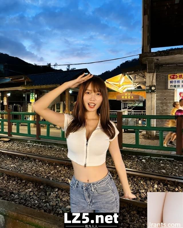 「阿思」燦爛微笑配雪乳太犯規！ (10P)