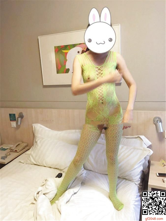 [自拍] 風騷情人在床上